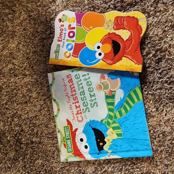 $2 in Bundle- Sesame Street Christmas Book - Picture 1 of 5